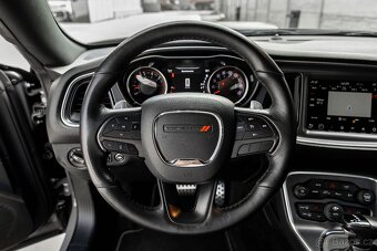 Dodge Challenger 392 Hemi Scat Pack Shaker - 12