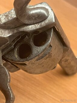 Historický revolver bulldog - 12