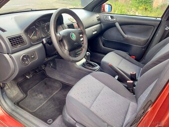 Škoda Octavia Combi 1,6i - 12