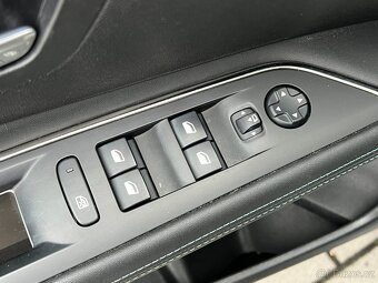 Peugeot 3008 1.5 HDi 96kW AUTOMAT KAMERA ČR - 12