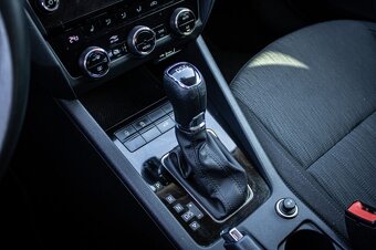 Škoda Octavia Combi 1.6 TDI DSG Style - 12