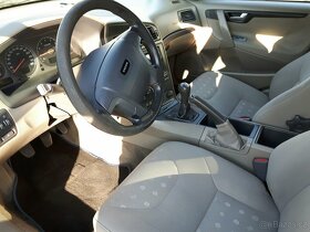 Volvo V70 2.4i - 12