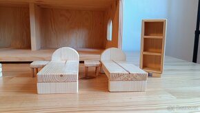Dřevěný domek pro panenky - 12