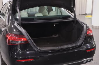 Mercedes-Benz E 220d 147kW - otevřeno celý víkend do 20:00 - 12