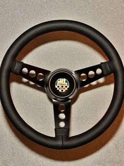 Prodám 🔥 Loga, trojúhelník, střed puk 🚗✨ - 12
