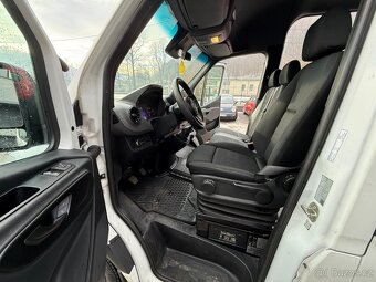 Mercedes-Benz Sprinter 519 - 12