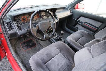 Renault 21 Turbo - 12