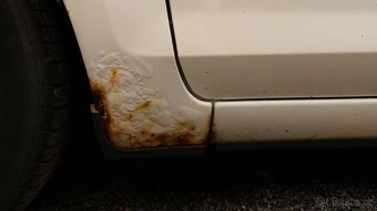 Ford Focus kombi 1,6 - 12