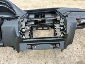 BMW 5er F10/F11 palubní deska + airbag spolujezdce - 12
