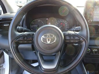 Toyota Yaris 1.5 e-CVT HYBRID,AUTOMAT,GARANCE KM, 1. MAJIT - 12
