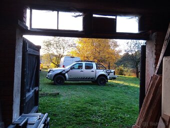 Navara D40 3,0 V6 - 12