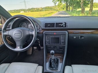 Audi S4  4.2   V8 - 12