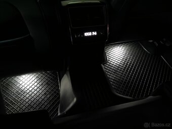 Škoda Superb III kombi 2,0 TDI L&K - 12