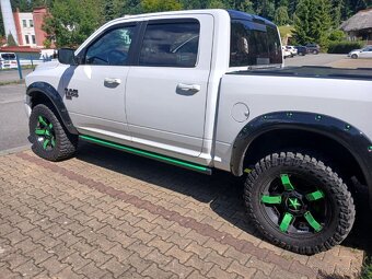 Dodge Ram 1500 Laramie - 12