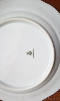 Prodám silnostěnné staré talíře - 12