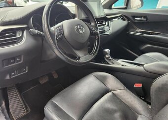 Toyota C-HR VÝBAVA SELECTION-HYBRID - 12