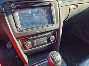 Škoda Superb 2,0TDI 125KW ELEGANCE PANORAMA - 12