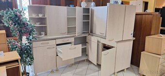 Bytelná kuchyňská linka včetně dřezu a baterie - 12