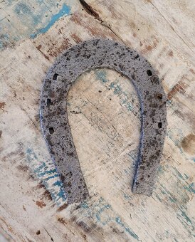 Dekorace: starožitná historická podkova 15×11,5cm - 12