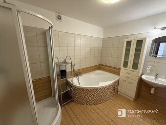 Pronájem rodinného domu 191 m², pozemek 400 m² - 12