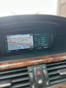 Prodám bmw e61 530d lci 173kw facelift automat - 12