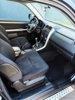 Suzuki Grand Vitara 2,4i 4x4 benzín 122kw - 12
