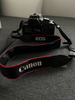 Canon EOS 2000D - 12
