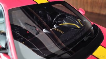 Ferrari 812 Competizione BBR 1/18 - 12