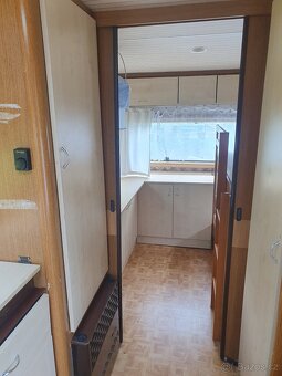Karavan na pevné stání - 12