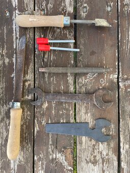 Vylepšený soustruh na dřevo Proma s příslušenstvím - 12