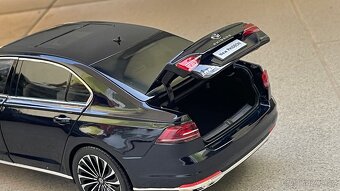 Volkswagen Phideon Paudi 1:18 - 12