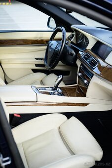 BMW 750i xDrive, 4.4 V8 Biturbo, 300kW, 2011 - 12
