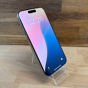 iPhone 15 Pro 128GB, šedý, 100% baterie (rok záruka) - 12