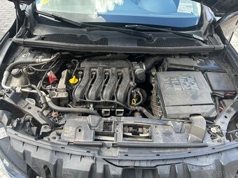 Renault Fluence 1.6 MPI (rok 2010) - 12