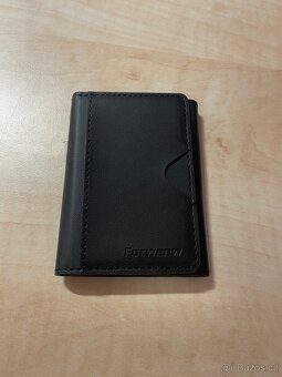 Peněženka MAGSAFE - 12