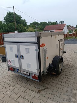 Přívěsný vozík na přepravu psů 4 box - 12
