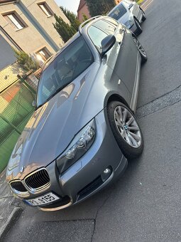 BMW 330xdrive manuál 180kw - 12