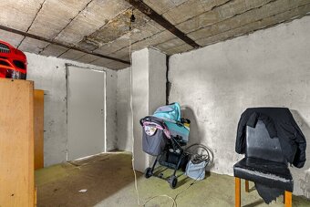 Prostorný dům v České Lípě k rekonstrukci – skvělá investičn - 12