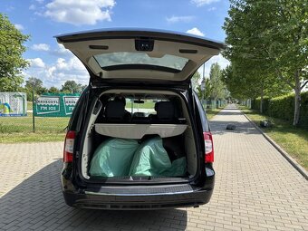 Lancia Voyager 2.8 CrRD 131 kW Platinum - 12