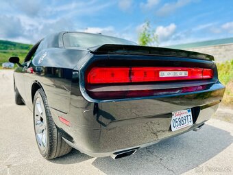 Dodge Challenger R/T Plus V8 5.7 Hemi - 12
