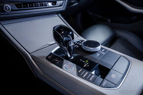 BMW 320d MHEV xDrive Touring, model 2021, len 69000 km, DPH - 12