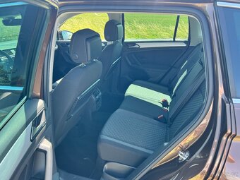 ► VW TIGUAN 1.4 TSI 110KW R-LINE VIRTUAL-LED-NAVI-ACC-TAŽNÉ - 12