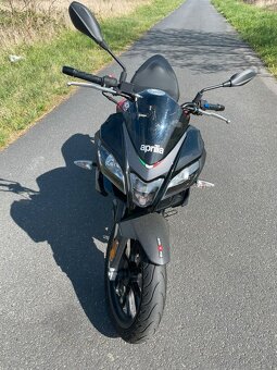 Aprilia Tuono, obsah 125 cm3, POUZE 2800 KM - 12