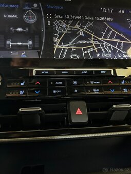 Highlander Executive 4x4 2,5 Hybrid e-CVT AWD-i benzin - 12