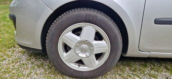 Renault Clio 1.6 Benzín (r. 2006) Automat - 12