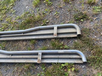 SSANGYONG MUSSO - PŘEDNÍ OCHRANNÝ RÁM A NÁŠLAPY COBRA - 12