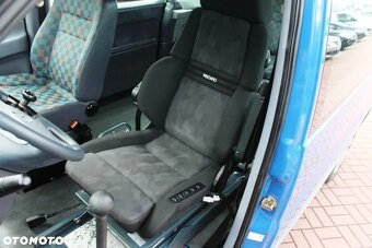 Auto pre vozičkárov s rampou s ručným ovládaním - 12