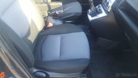 Mazda 5,2.0i,xenony,7 míst - 12