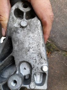 Volkswagen Touran 1.9TDI,77KW, stříbrná, BKC, LA7W - 12