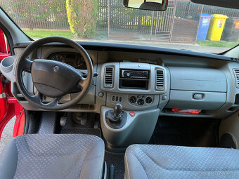 Renault Trafic 6 míst - 12